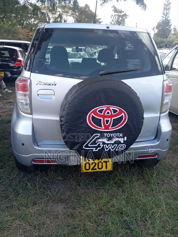 Toyota Rush 2014 Silver