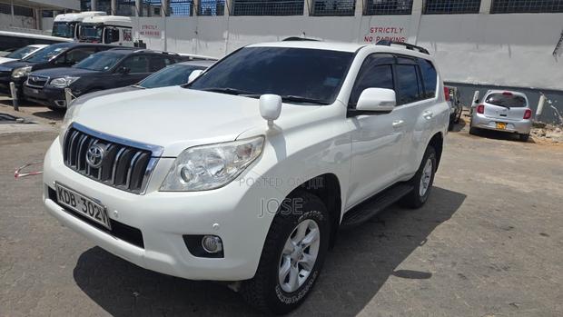 Toyota Land Cruiser Prado 2013 White