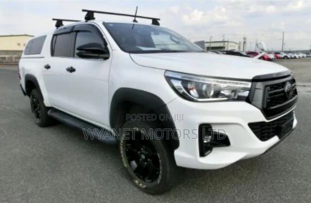 Toyota Hilux Revo Double Cab Deisel 2.4 AWD 2019 White