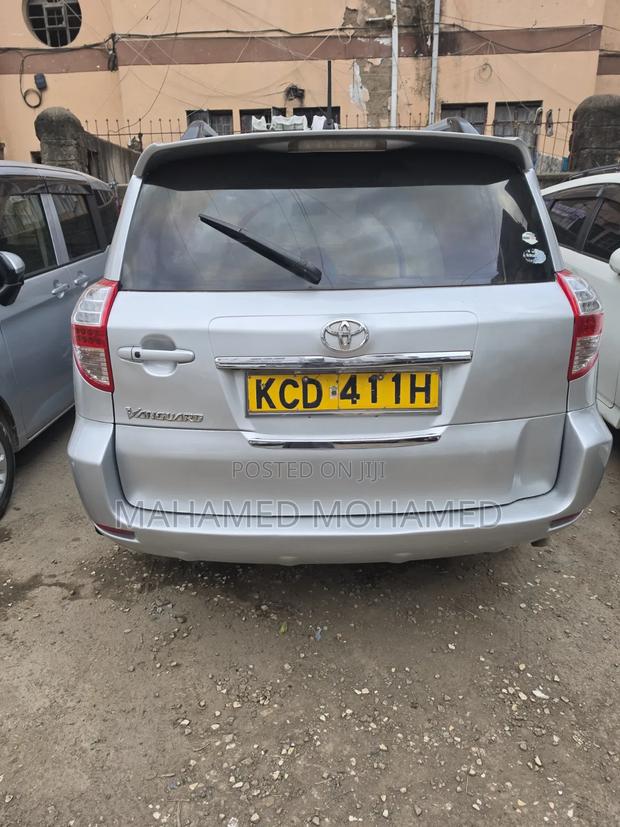 Toyota Vanguard 2008 Silver