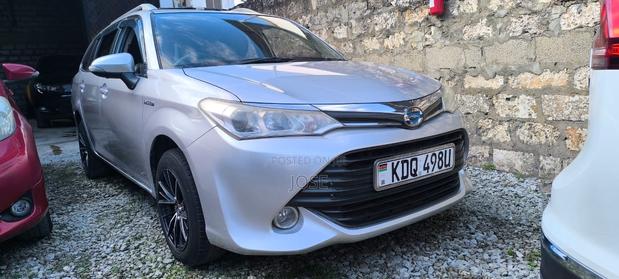 Toyota Corolla Fielder 2017 Silver