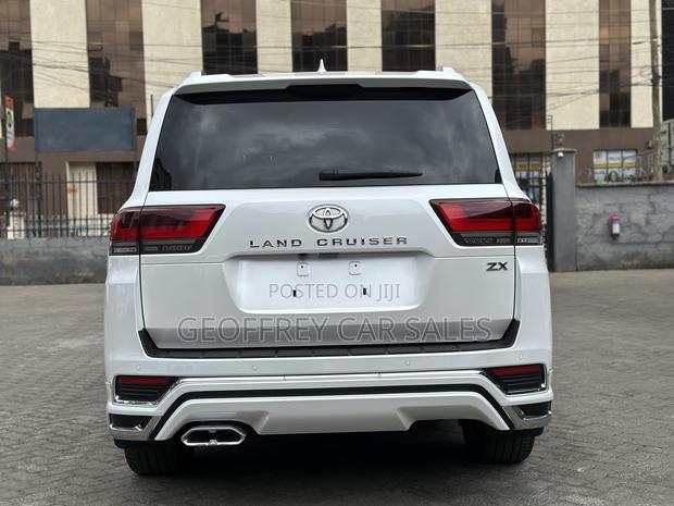 Toyota Land Cruiser 3.5 Petrol 4WD 2022 White