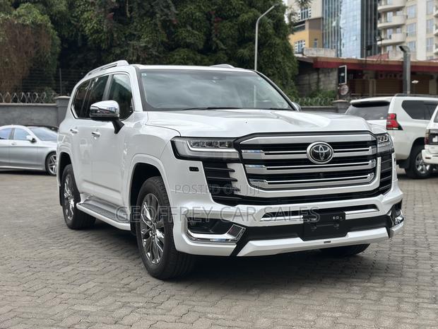 Toyota Land Cruiser 3.5 Petrol 4WD 2022 White