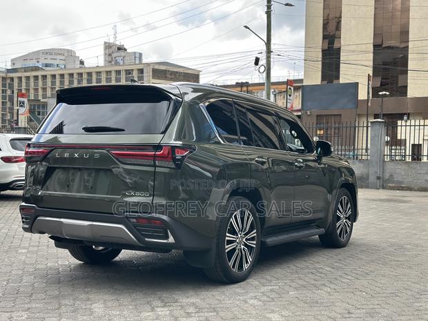Lexus LX 600 2022 Green