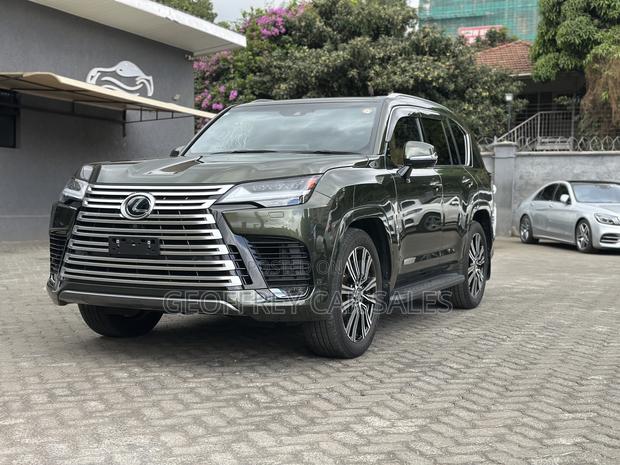 Lexus LX 600 2022 Green