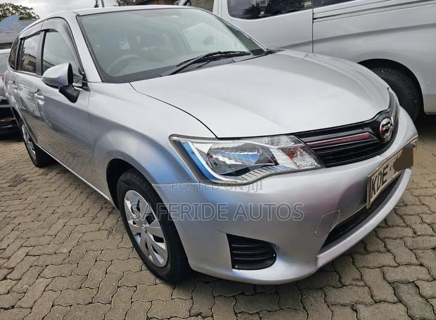 Toyota Corolla Fielder 2014 Silver