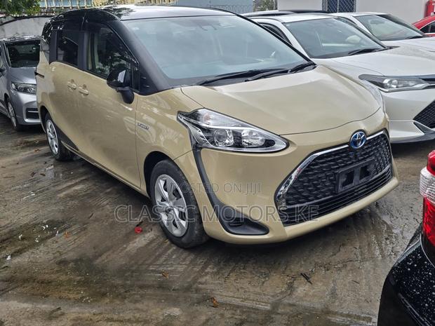 Toyota Sienta 1.5 FWD (6-seater) 2019 Beige