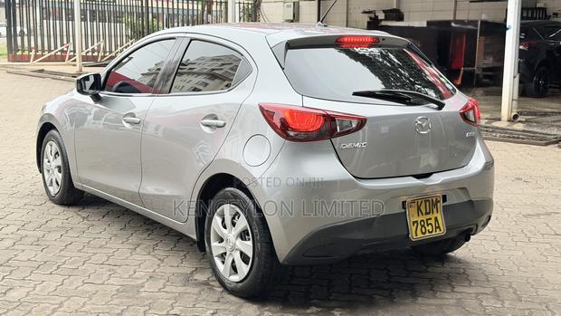 Mazda Demio 2016 Silver