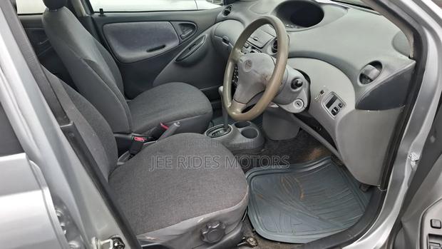 Toyota Vitz 1.3 FWD 5dr 2000 Silver
