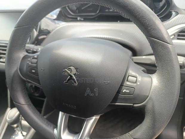 Peugeot 208 2019 Blue
