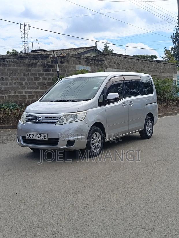 Nissan Serena 2010 Silver