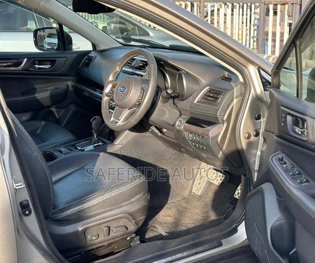Subaru Outback 2019 Gold