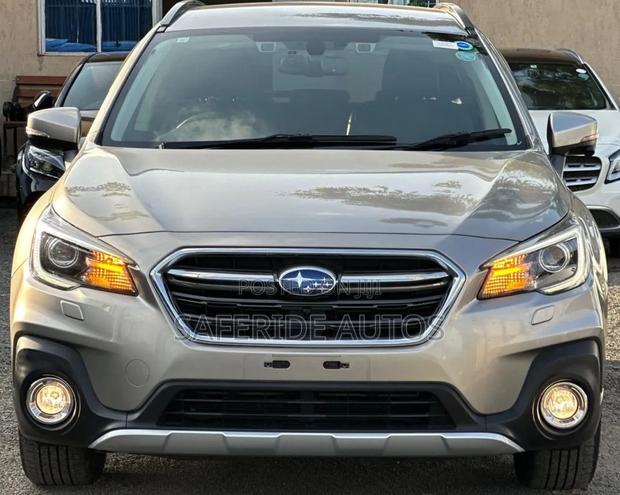 Subaru Outback 2019 Gold