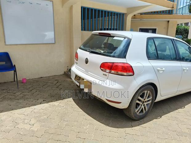 Volkswagen Golf 2011 White