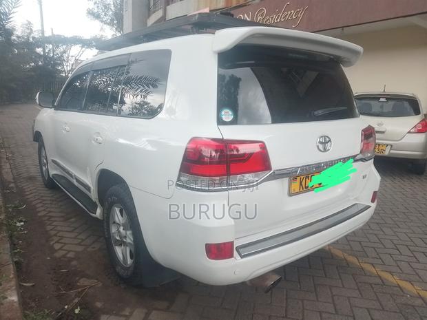Toyota Land Cruiser 2008 White