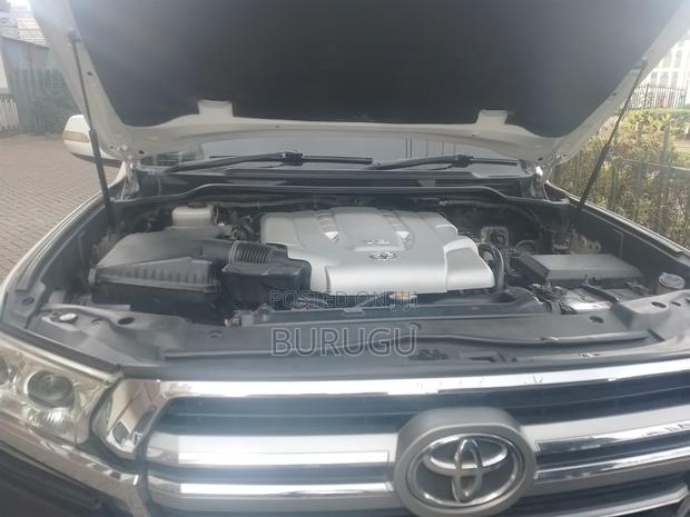 Toyota Land Cruiser 2008 White