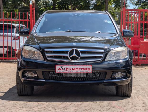 Mercedes-Benz C200 2011 Black