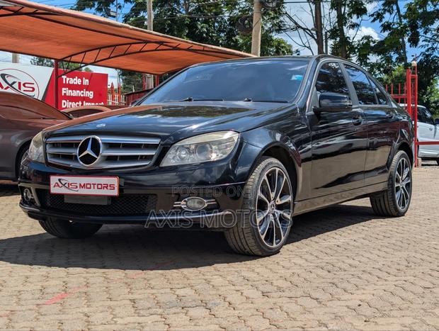 Mercedes-Benz C200 2011 Black