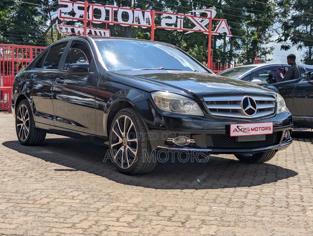Mercedes-Benz C200 2011 Black