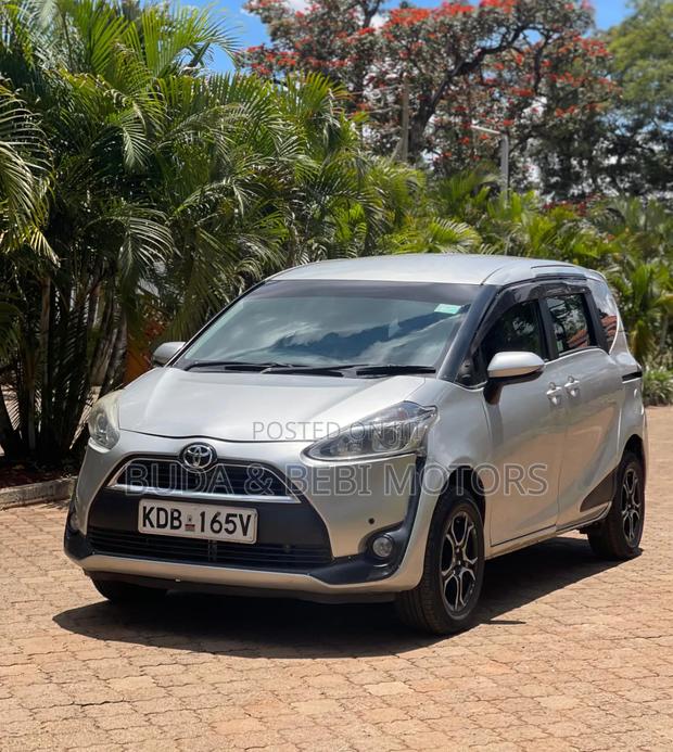Toyota Sienta 2014