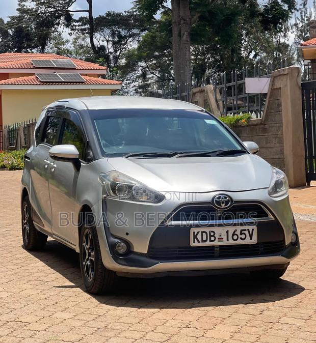Toyota Sienta 2014