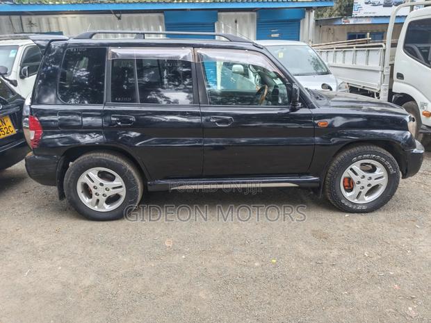 Mitsubishi Pajero 2002 Black