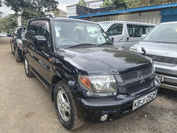 Mitsubishi Pajero 2002 Black
