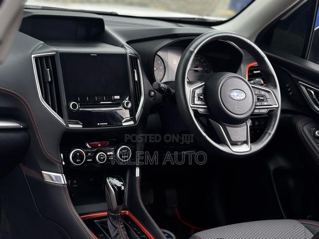 Subaru Forester Base AWD 2019 White