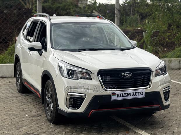 Subaru Forester Base AWD 2019 White