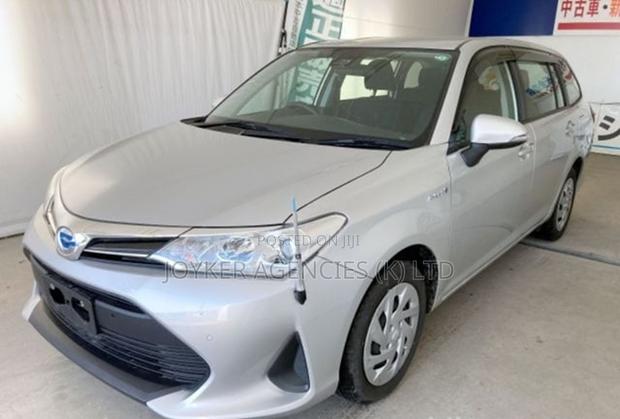 Toyota Corolla Fielder 1.5 Hybrid FWD 2020 Silver