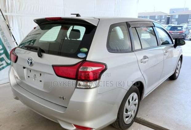Toyota Corolla Fielder 1.5 Hybrid FWD 2020 Silver