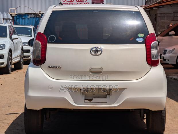 Toyota Passo 1.0 FWD 2015 White