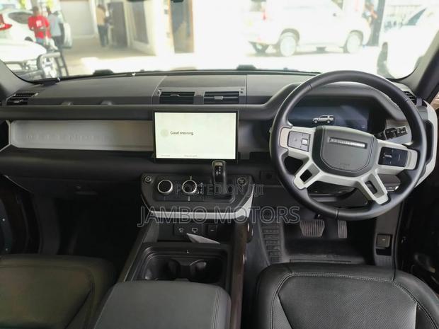 Land Rover Defender X-Dynamic SE 2023 Brown