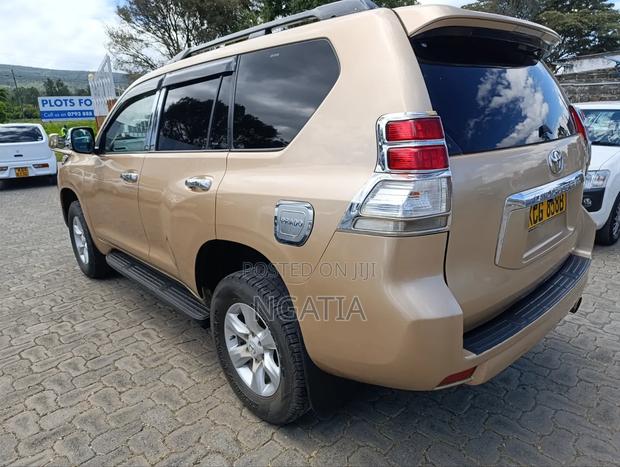 Toyota Land Cruiser Prado 2.7 i 2011 Gold