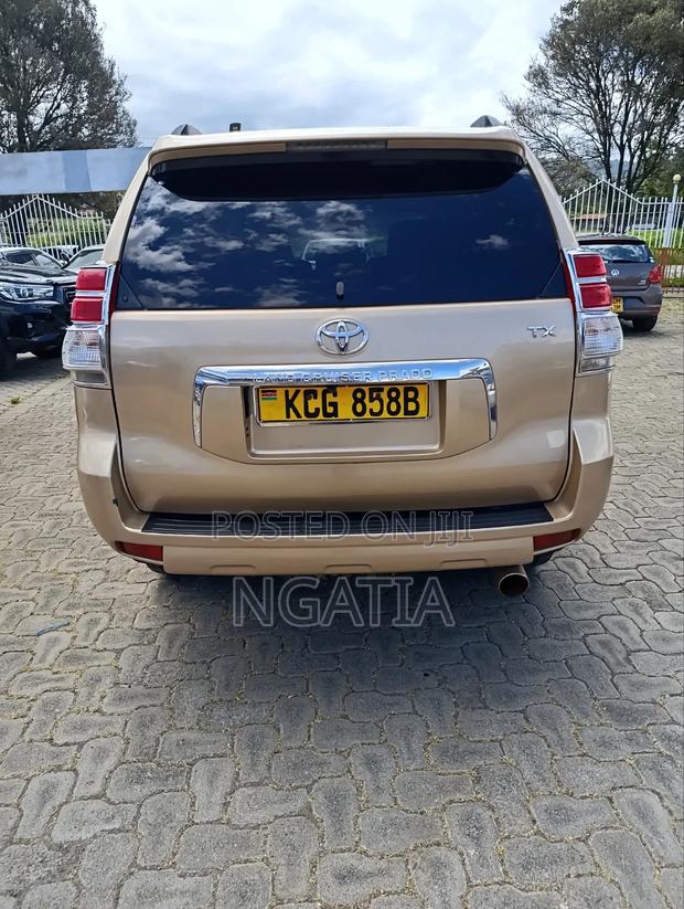 Toyota Land Cruiser Prado 2.7 i 2011 Gold