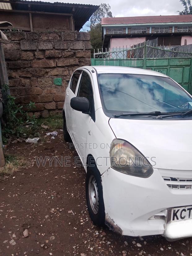 Daihatsu Mira 2011 White