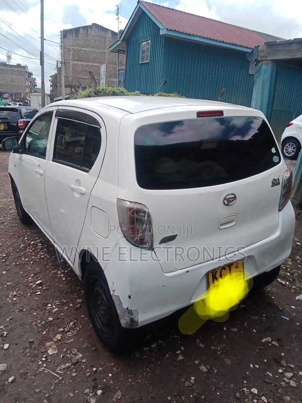 Daihatsu Mira 2011 White