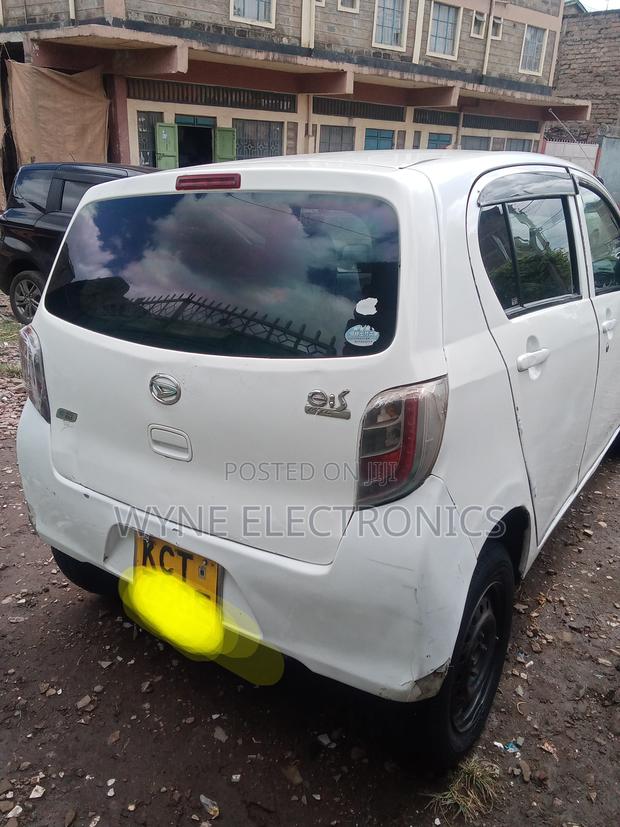 Daihatsu Mira 2011 White