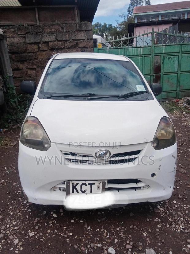 Daihatsu Mira 2011 White