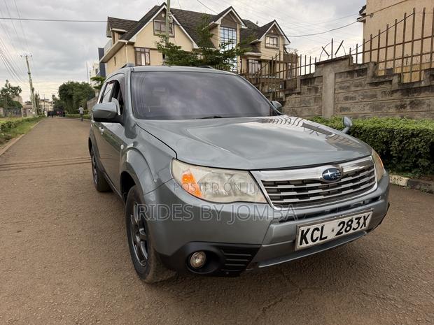 Subaru Forester 2010 Silver