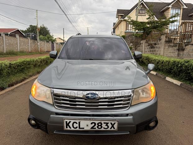 Subaru Forester 2010 Silver