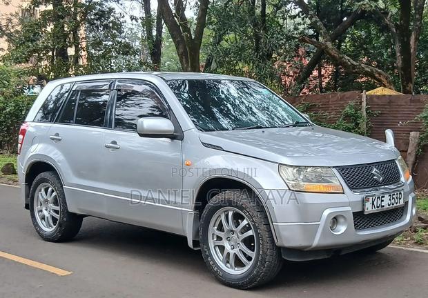 Suzuki Escudo 2010 Silver