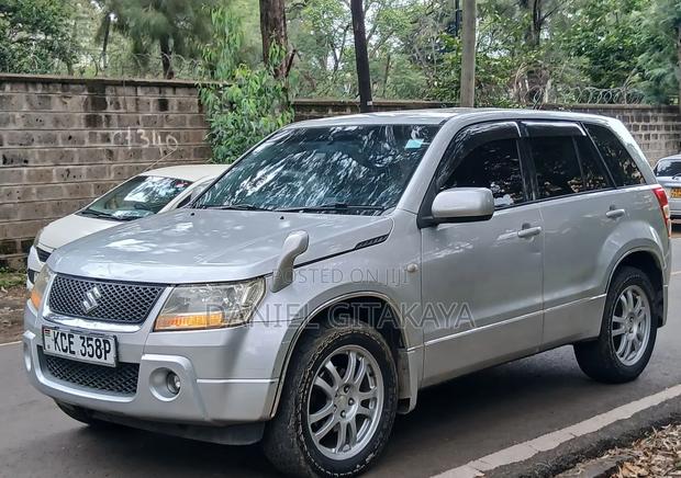 Suzuki Escudo 2010 Silver