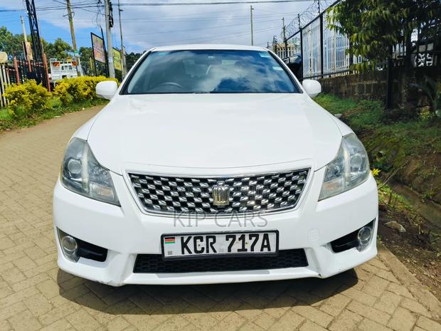 Toyota Crown 2012 White