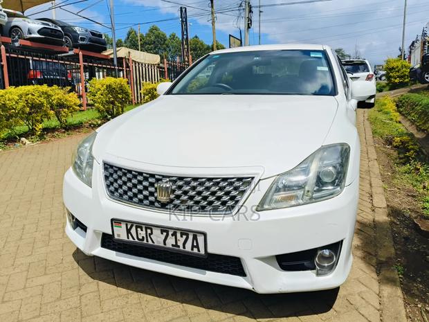 Toyota Crown 2012 White