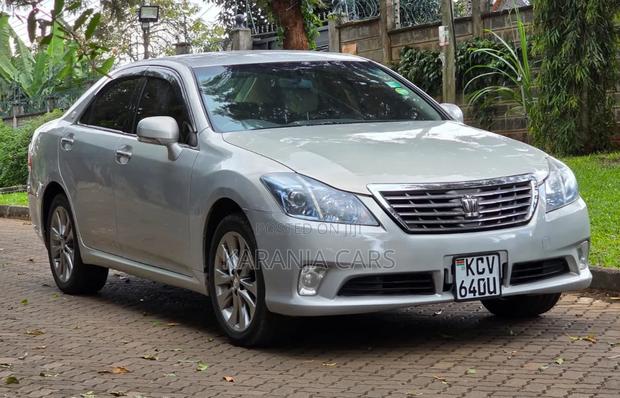 Toyota Crown 2012 Silver