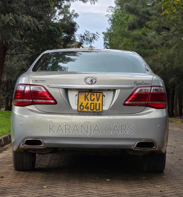 Toyota Crown 2012 Silver