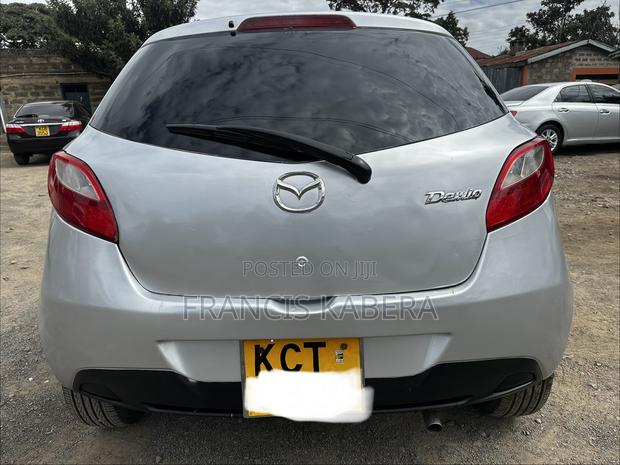 Mazda Demio 2011 Silver