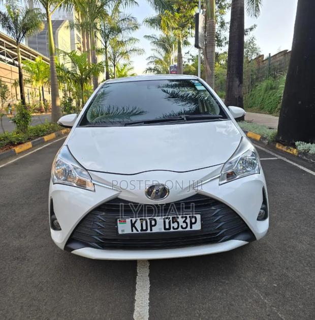 Toyota Vitz 2016 White