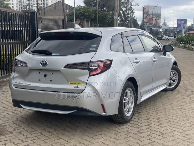 Toyota Corolla LE (1.8L 4cyl 2A) 2019 Silver